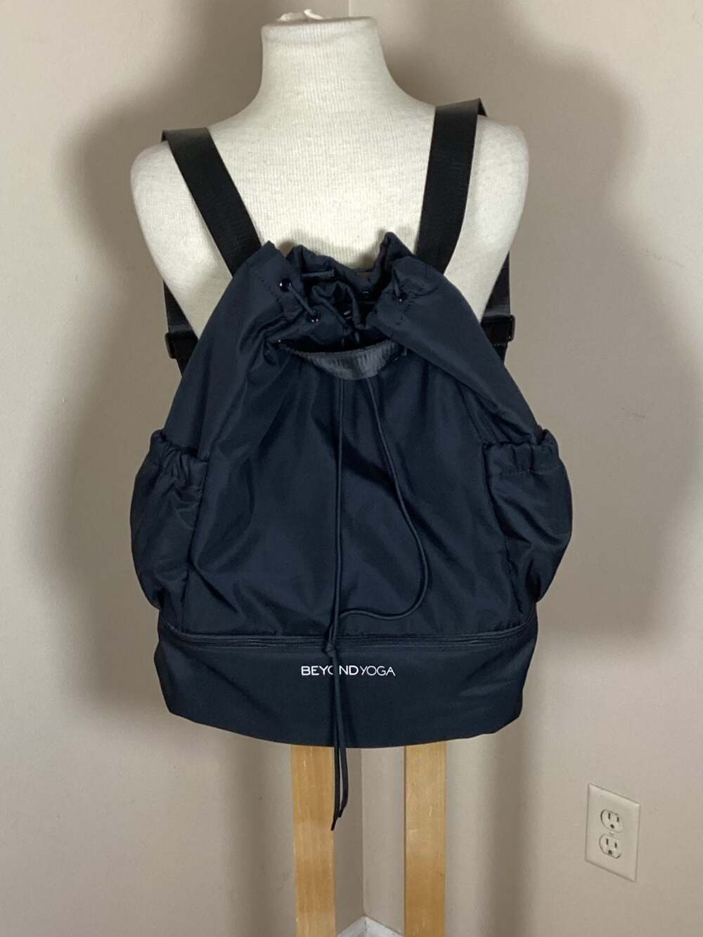 Beyond Yoga Commuter Backpack Black Drawstring Gym Bag